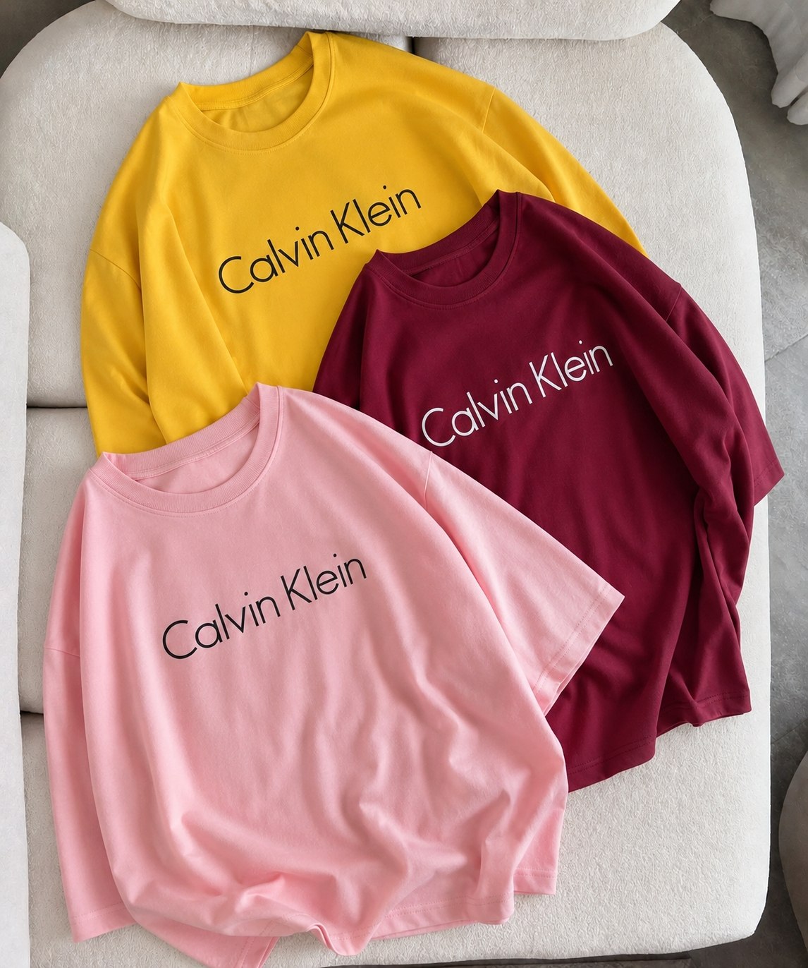 جزئیات کیفیت ساخت و متریال بهکاررفته در تیشرت باکسی Calvin Klein زنانه