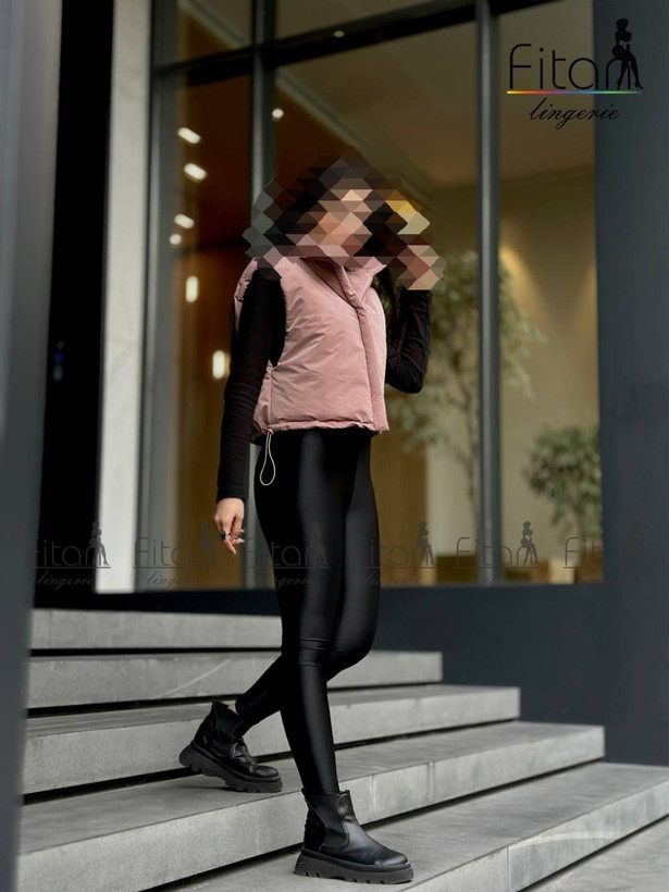 طراحی مدرن و استاندارد لگ کمر پهن گنی زنانه در نمای کامل