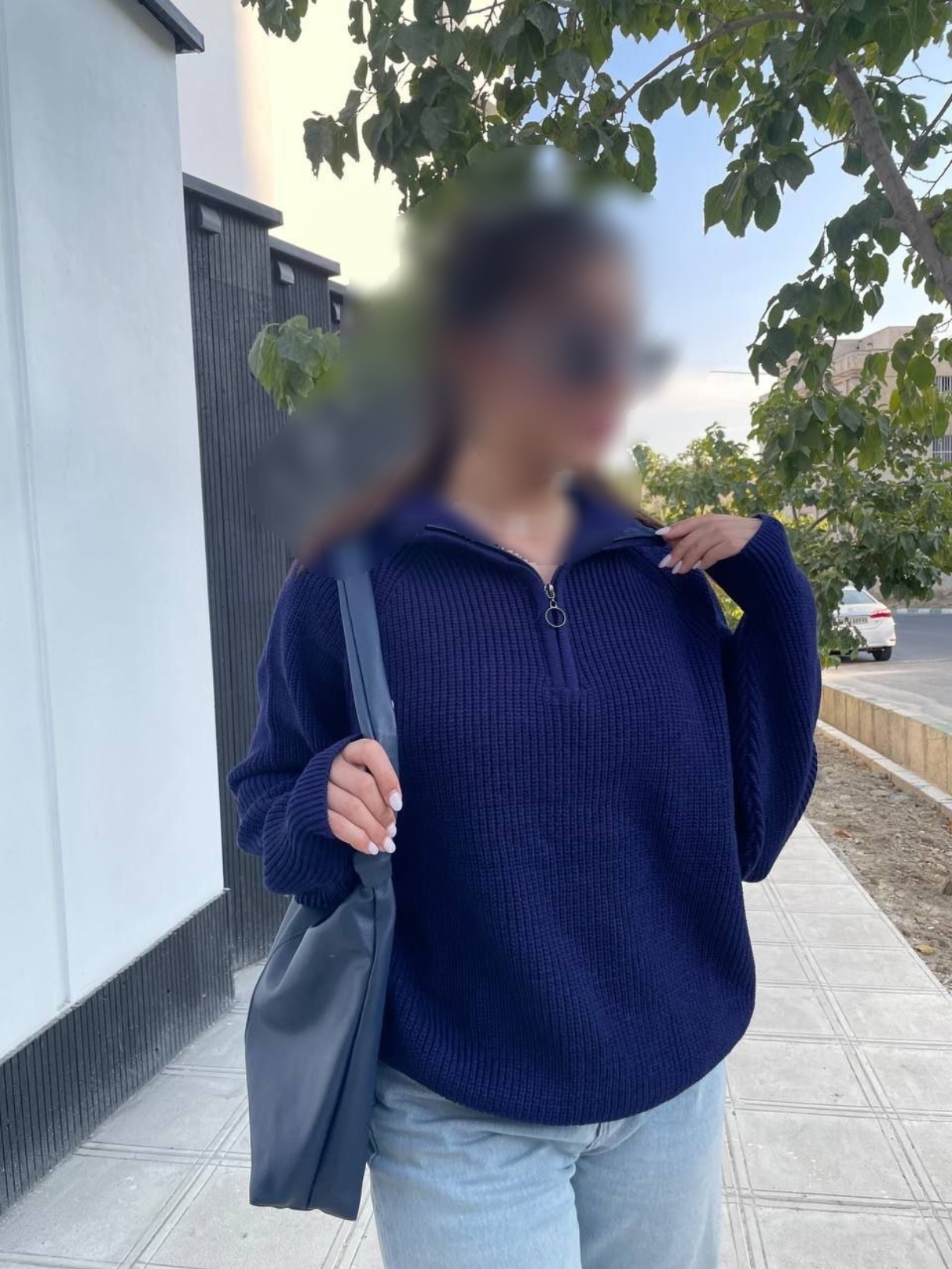 نمای جانبی و طراحی ظاهری بافت نیم زیپ آکریلیک زنانه زمستانه با رنگبندی جذاب - نمای 7_1