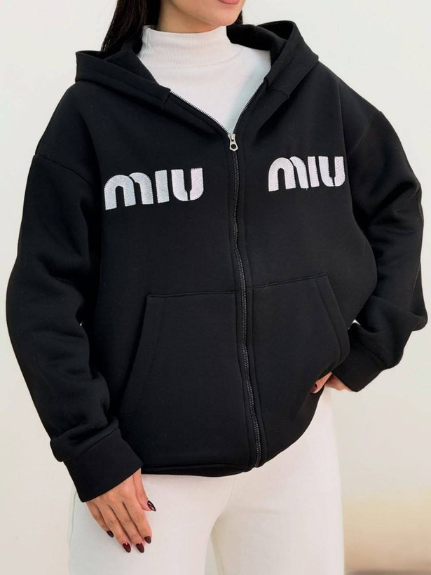 جزئیات دقیق قطعات و اجزای سویشرت miumiu زنانه پاییزه در نمای ماکرو - نمای 9_1