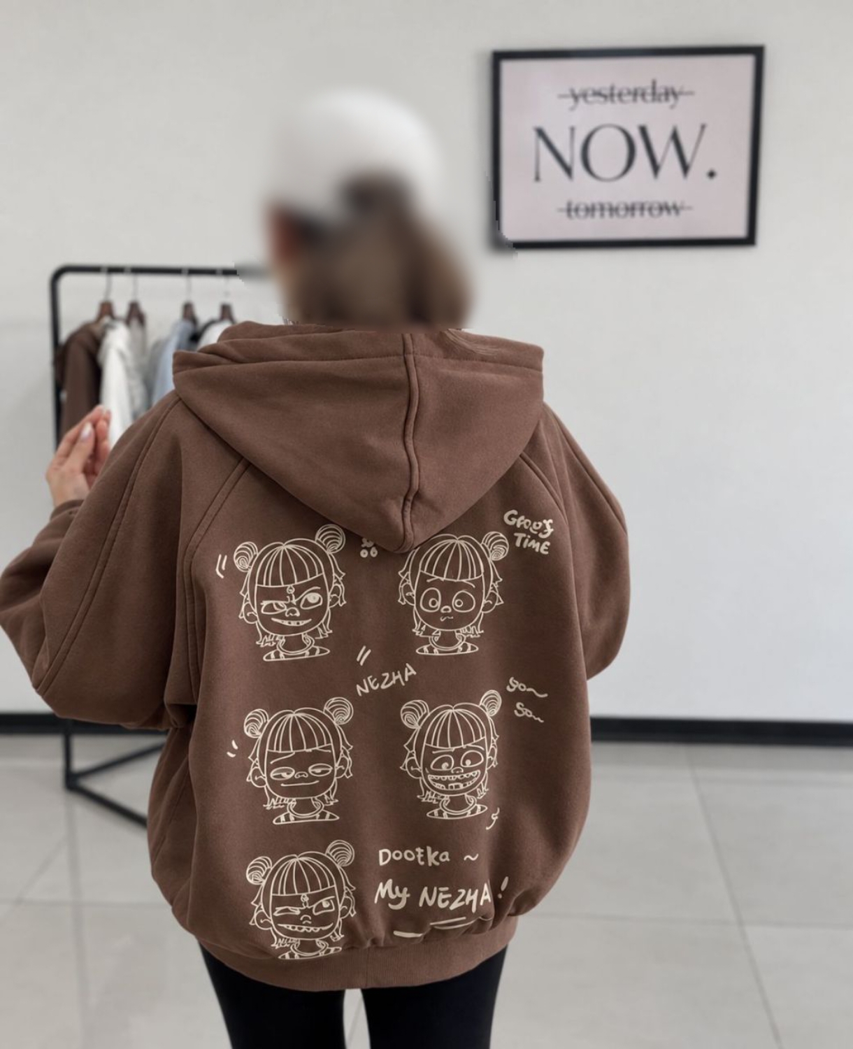 تصویر تخصصی سویشرت کلاهدار خفن MY NEZHA زنانه با نمایش ویژگیها و جزئیات فنی - نمای 11_1