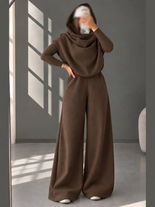 طراحی مدرن و استاندارد وست و شلوار کومو پاییزه زنانه در نمای کامل