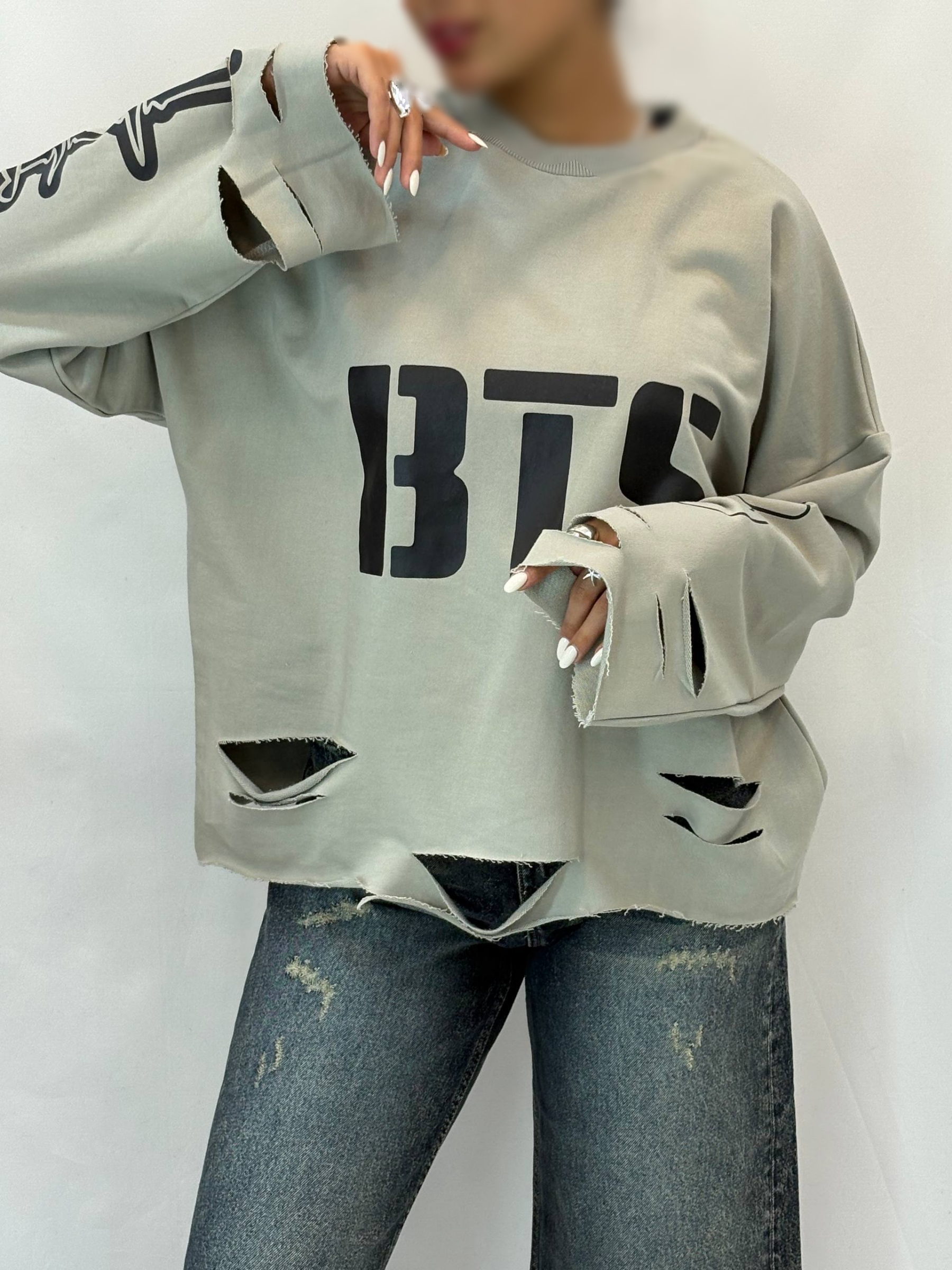 بستهبندی اورجینال لانگ اسلیو زاپدار BTS زنانه همراه با مشخصات فنی محصول