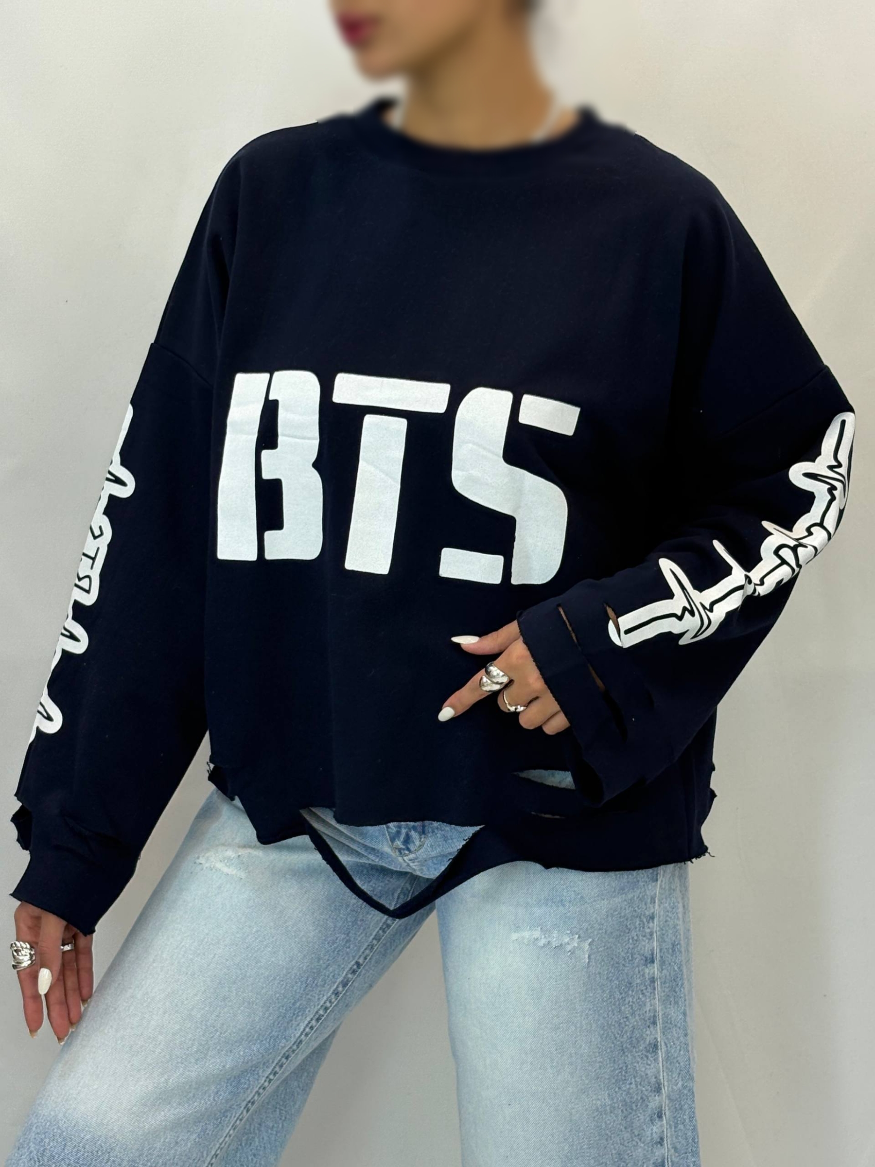 بستهبندی اورجینال لانگ اسلیو زاپدار BTS زنانه همراه با مشخصات فنی محصول - نمای 7_1