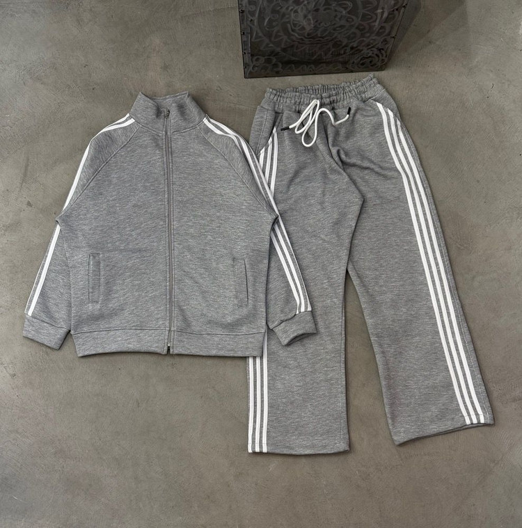 تصویر تخصصی ست سویی آستین رگلان Adidas زنانه با نمایش ویژگیها و جزئیات فنی - نمای 6_1