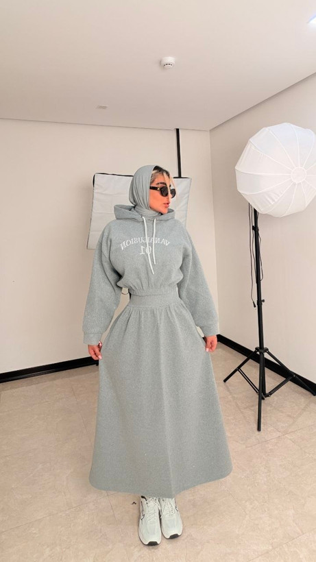 تصویر تخصصی ست سویشرت دامن روناک زنانه با نمایش ویژگیها و جزئیات فنی - نمای 12_1