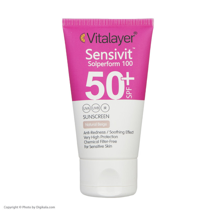 نمای پشت و اجزای تشکیلدهنده کرم ضد آفتاب رنگی ویتالیر SPF50+ مدل سنسی ویت مناسب پوست حساس با کیفیت بالا